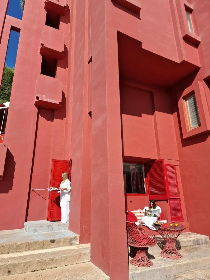 La Muralla Roja كاليبي المظهر الخارجي الصورة