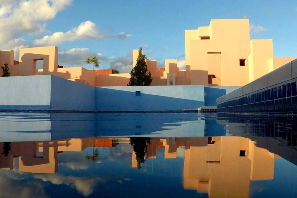 La Muralla Roja كاليبي المظهر الخارجي الصورة